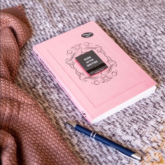 Burn After Writing - Picture 7 of 15